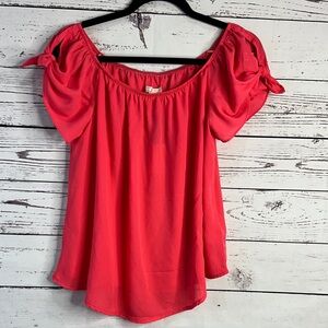 Chic Off-Shoulder Blouse in Vibrant Pink